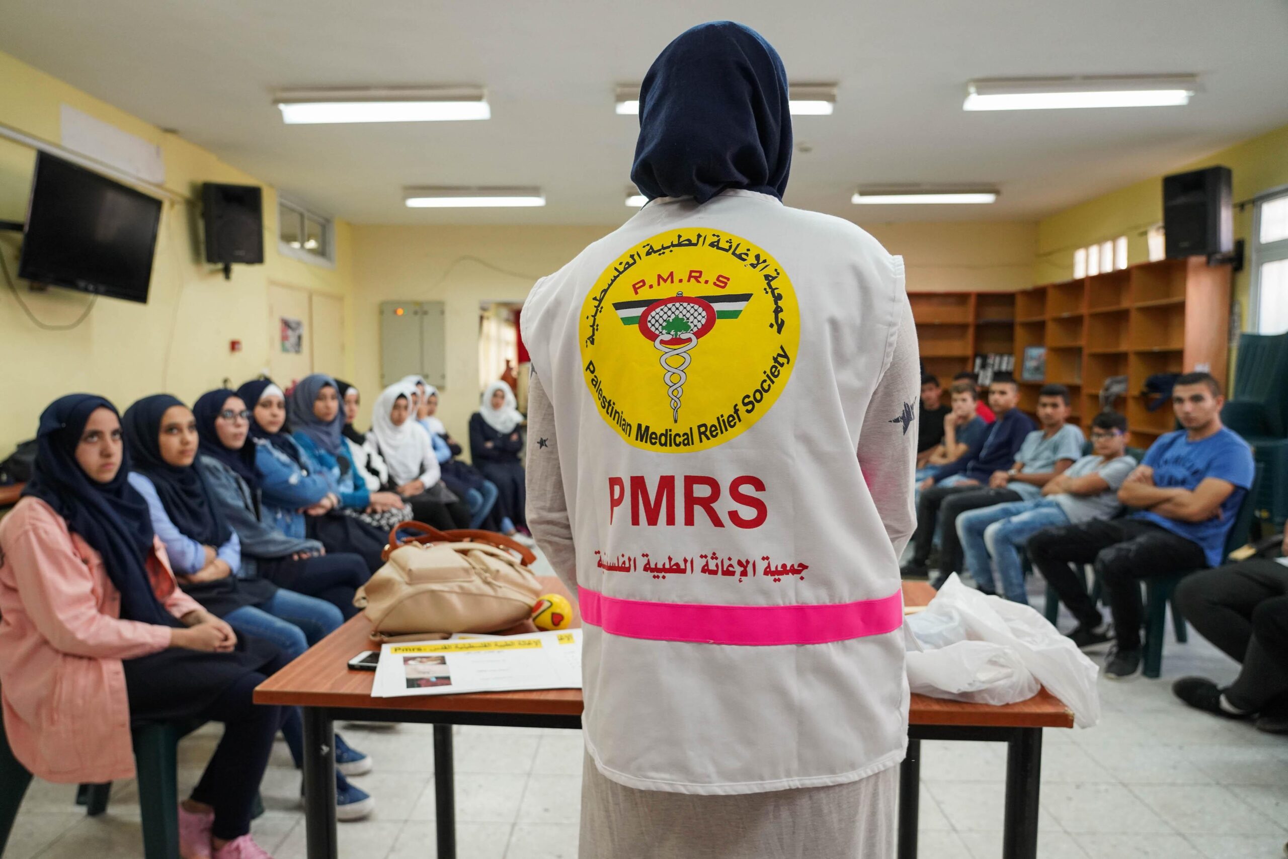 Une formation aux premiers secours dispensée par PMRS auprès de jeunes Palestiniens. Octobre 2018. Palestine - Agir c’est continuer d’espérer