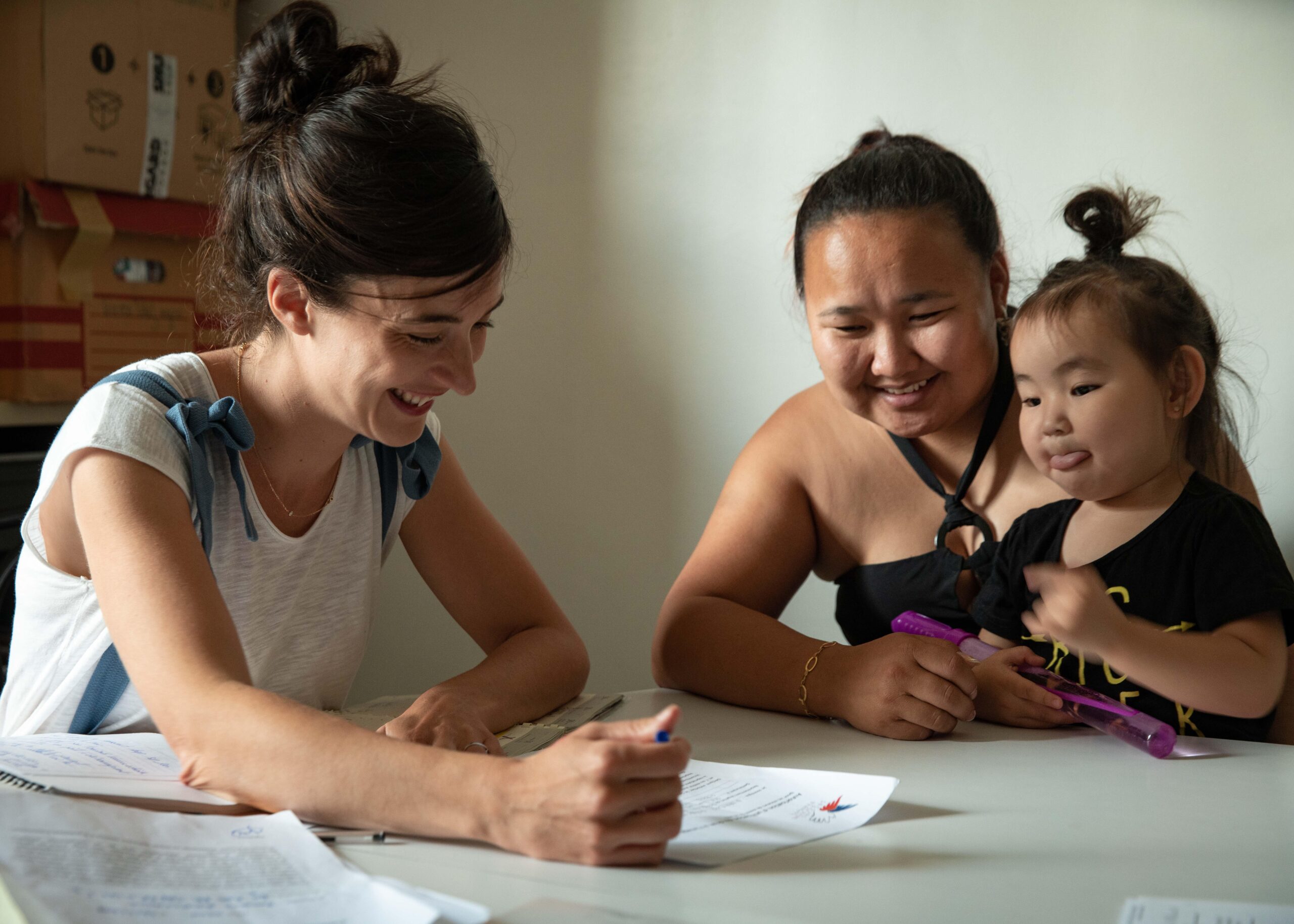 Les familles monoparentales font régulièrement le point sur leur situation, de manière confidentielle, et dans le respect mutuel.