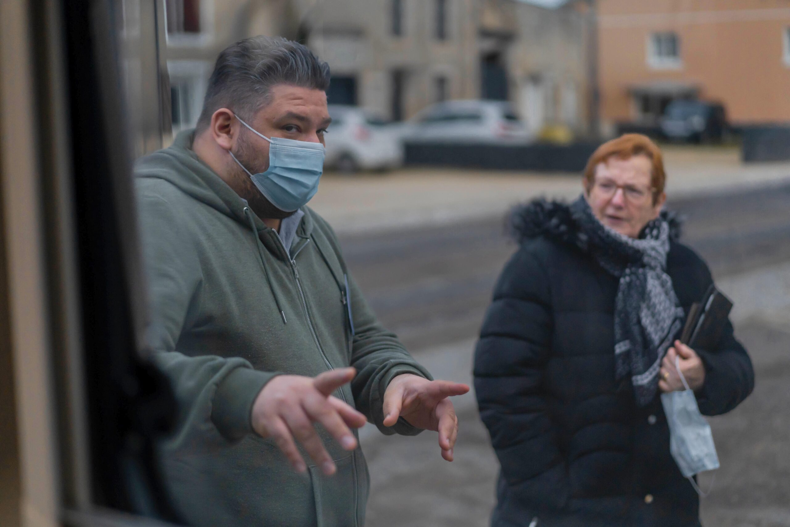 La permanence mobile va dans les villages autour de Toul (Lorraine). Leurs habitants y viennent de plus en plus nombreux, surtout depuis la fermeture des centres des impôts.