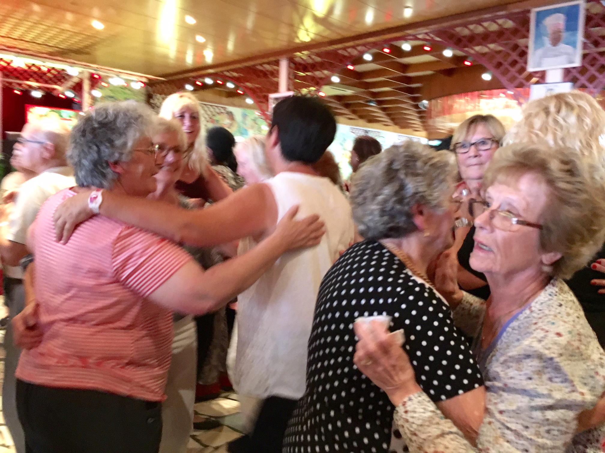 Le 18 août, 400 personnes âgées aidées par le SPF ont profité d'une journée de fête sur les bords de Marne.