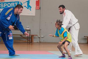 SECOURS-POPULAIRE-VILLAGE-KINDER-VACANCES2019-SPORT-jujitsu