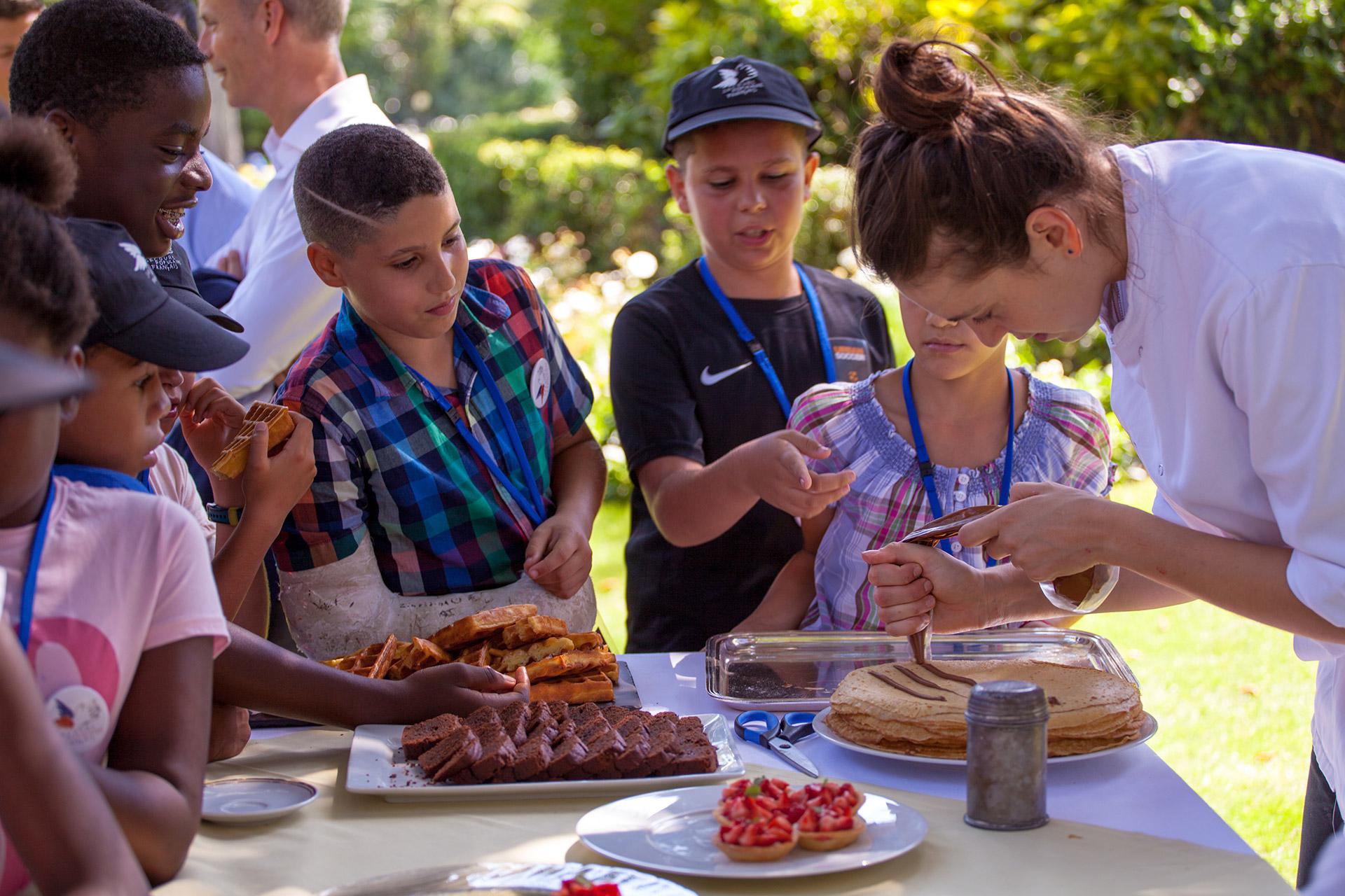 L'équipe de cuisiniers de Matignon a montré tout son savoir-faire aux 60 petits VIP.