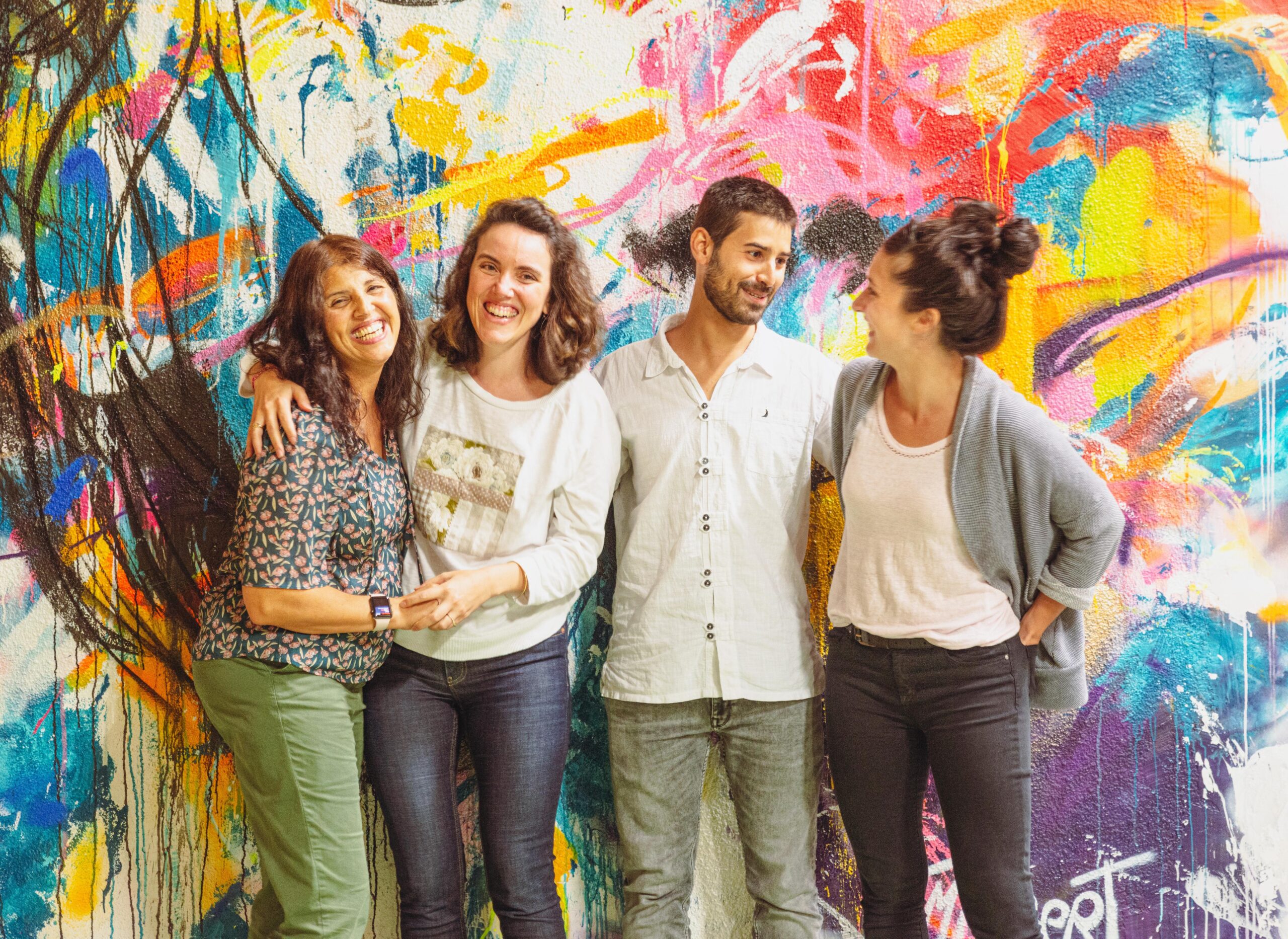 De gauche à droite : Dalila, Camille, David et Pauline Gautier, coordinatrice au SPF du Rhône de l'accompagnement scolaire et culturel. Lyon, le 20 septembre 2021
Accompagnement scolaire : Camille et David, 20 ans après