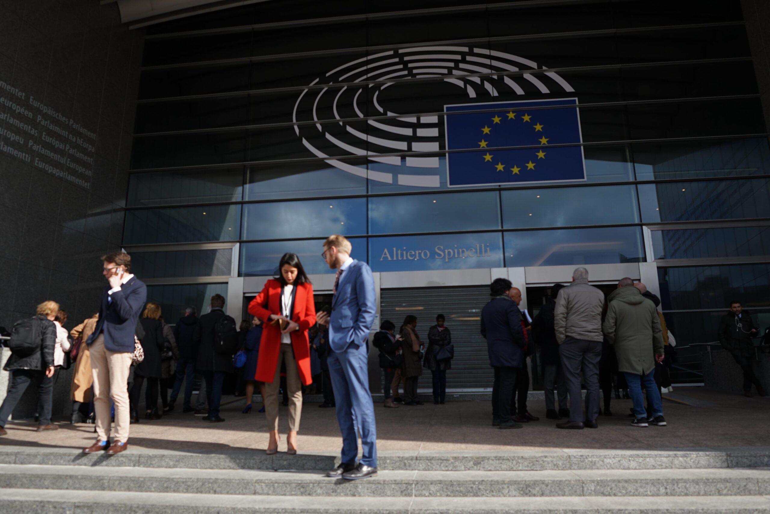 Plusieurs associations, dont le Secours populaire, ont plaidé la cause de l'aide alimentaire européenne au Parlement de Bruxelles, le 21 mars.