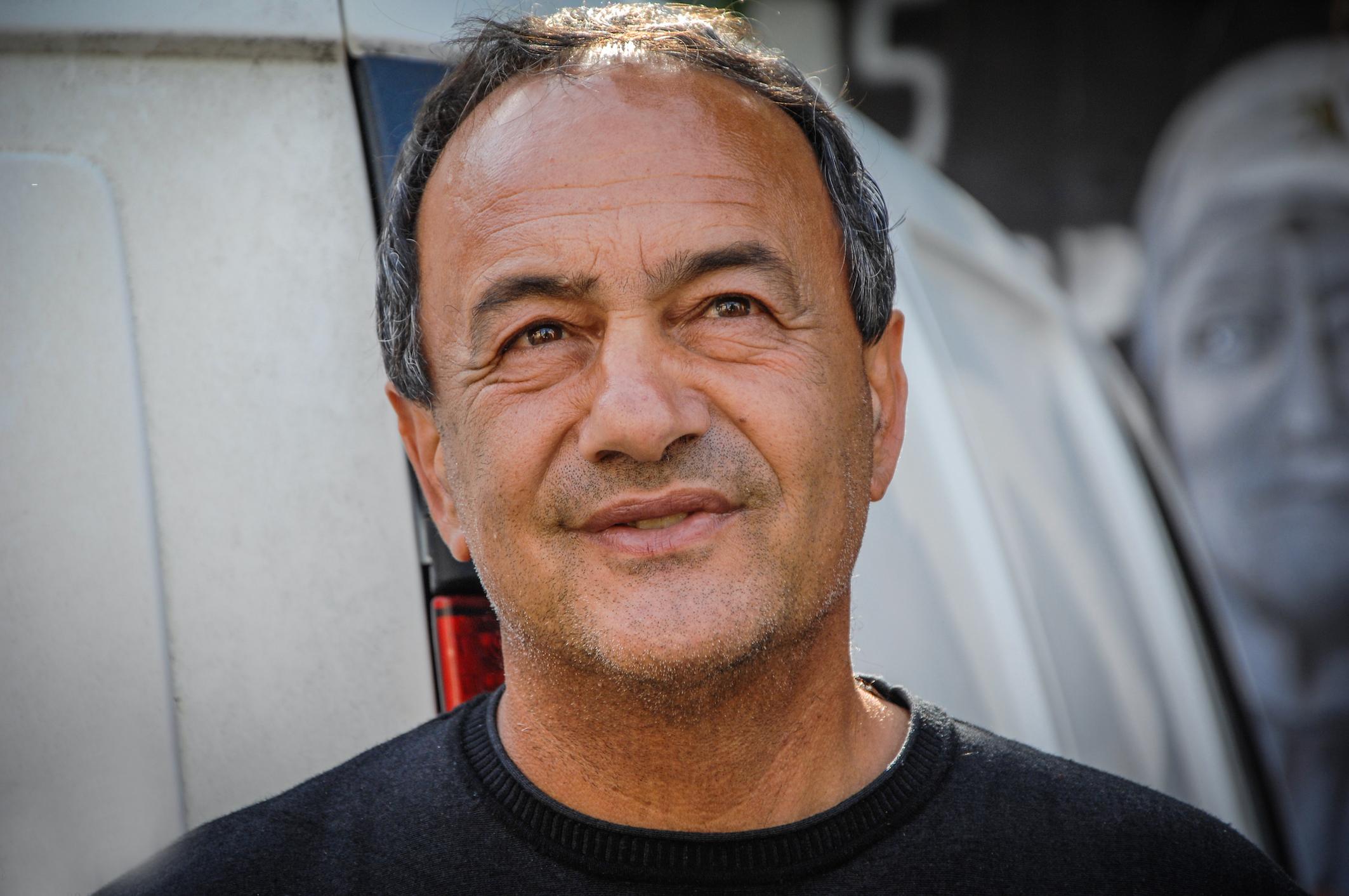 Domenico Lucano, dans son village d’enfance, Riace - 5 mai 2022. Italie : la solidarité en résistance