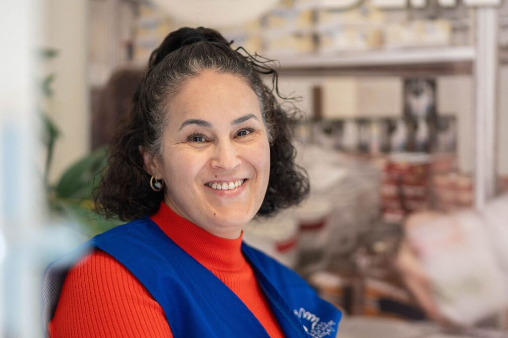 Zouhra sourit