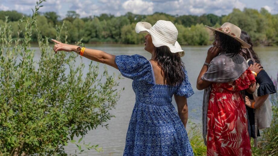 Au parc animalier de Sainte-Croix, les étudiants et étudiantes ont observé les oiseaux, les ours, les rennes... L'occasion de sentir la beauté de la nature, avant de reprendre une année très active entre cours, révisions et petits boulots. Au parc animalier de Sainte-Croix, les étudiants et étudiantes ont observé les oiseaux, les ours, les rennes... L'occasion de sentir la beauté de la nature, avant de reprendre une année très active entre cours, révisions et petits boulots.