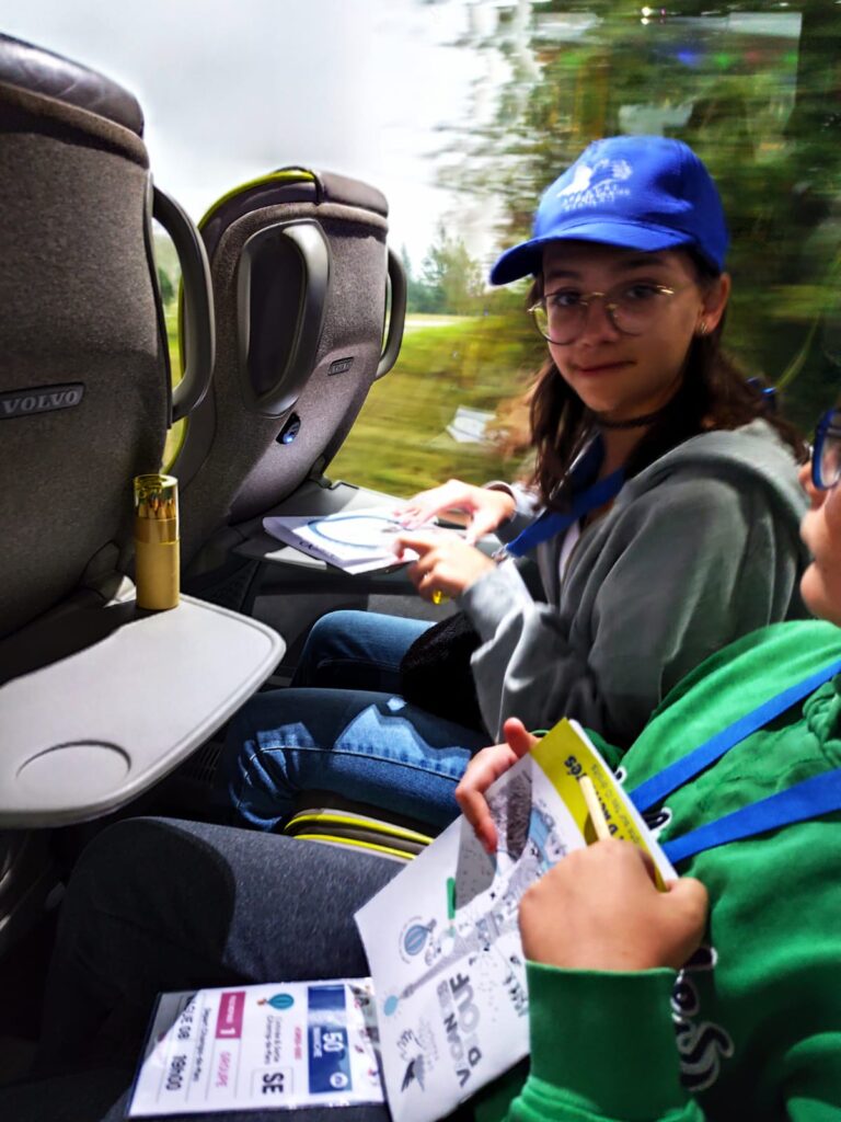 Enfant dans le bus