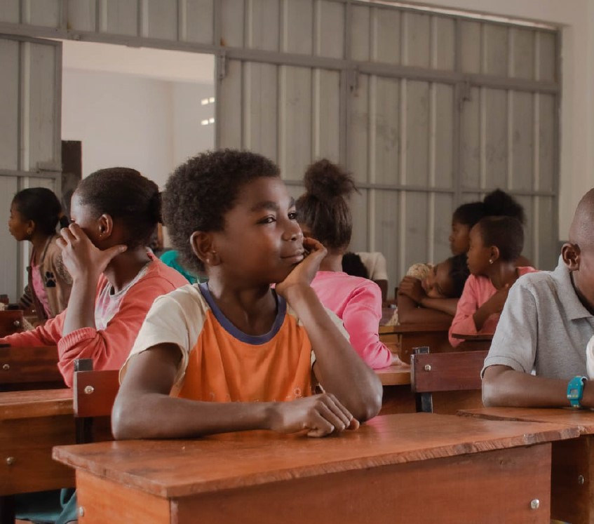 Un élève malgache à l'école.