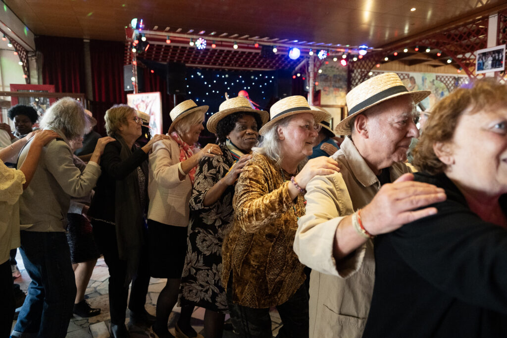 Piste de danse. © Béatrice Usseglio / Secours populaire